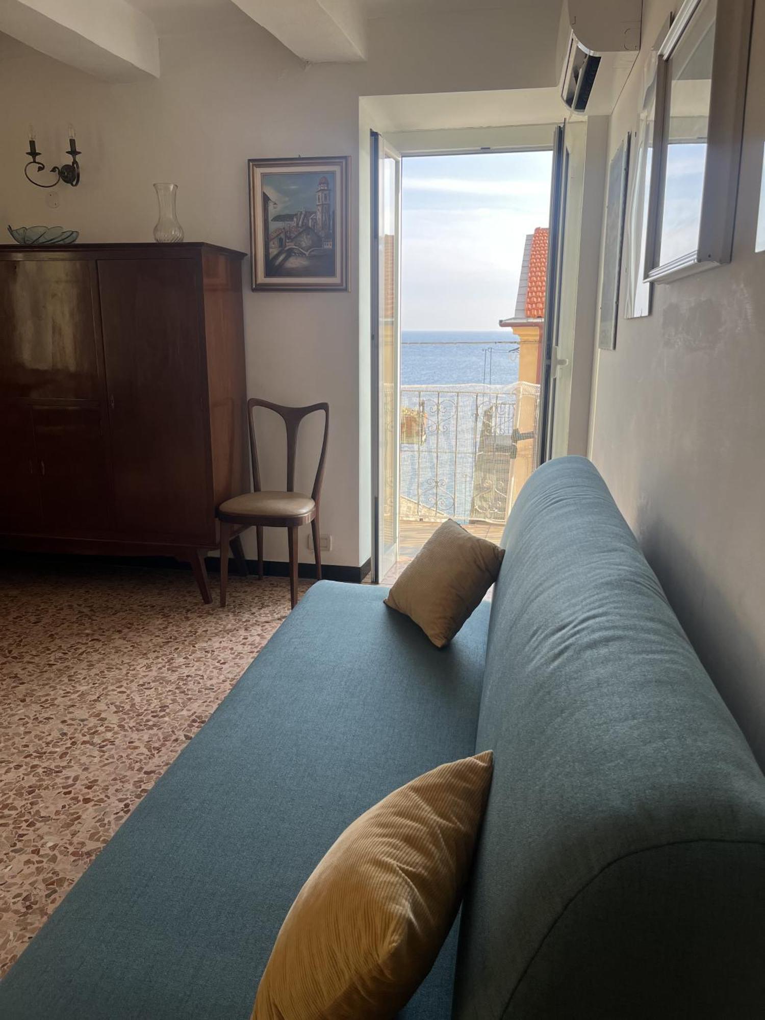 Апартаменты Casa Del Sole Affacciato Sul Mare Черво Экстерьер фото